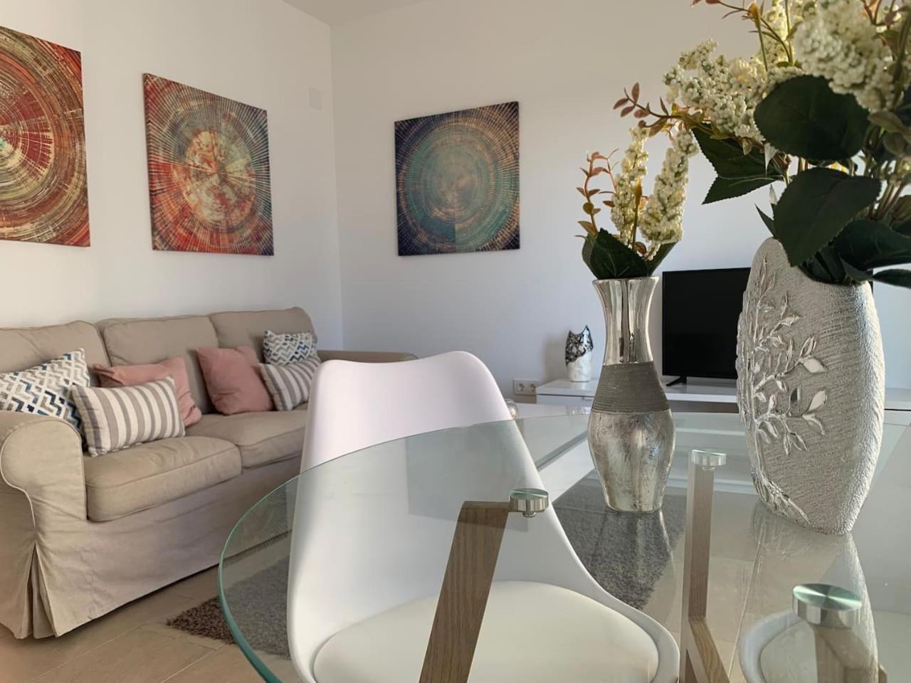 Apartamento primera línea de playa con piscina