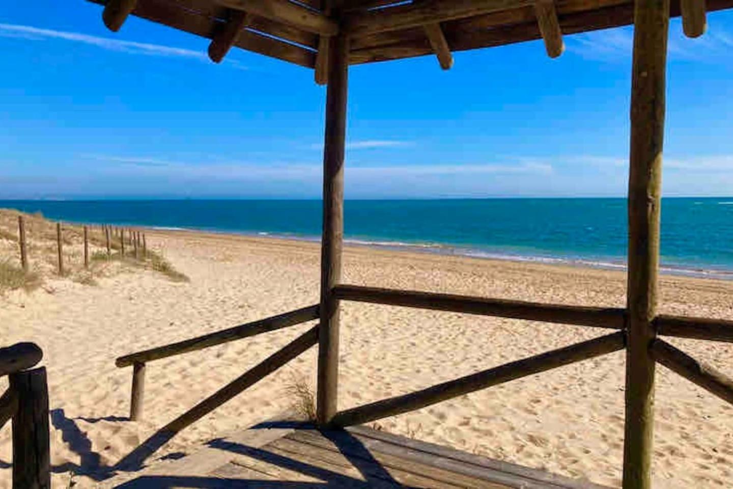 Apartamento primera línea de playa con piscina