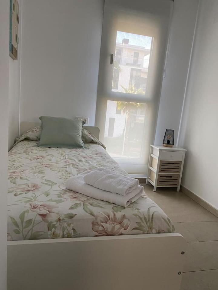 Apartamento primera línea de playa con piscina