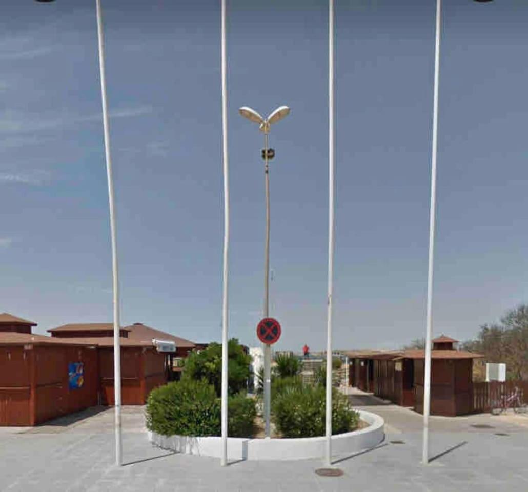Apartamento primera línea de playa con piscina