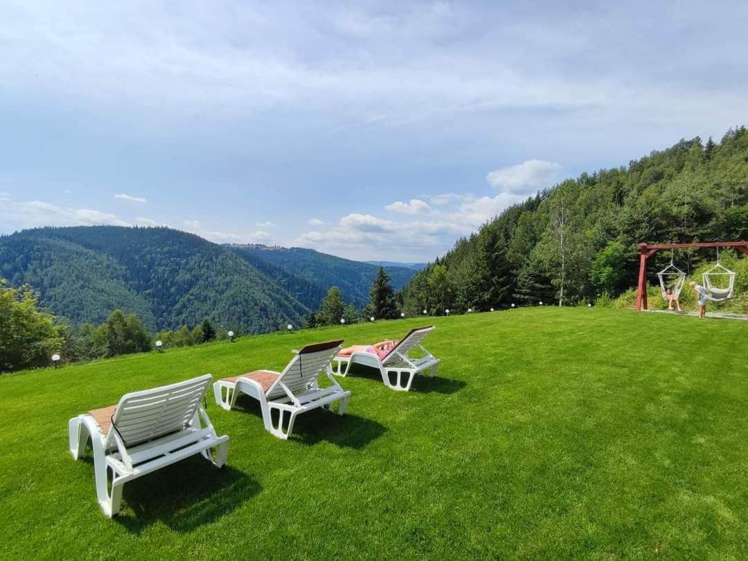Infinity Cabin
