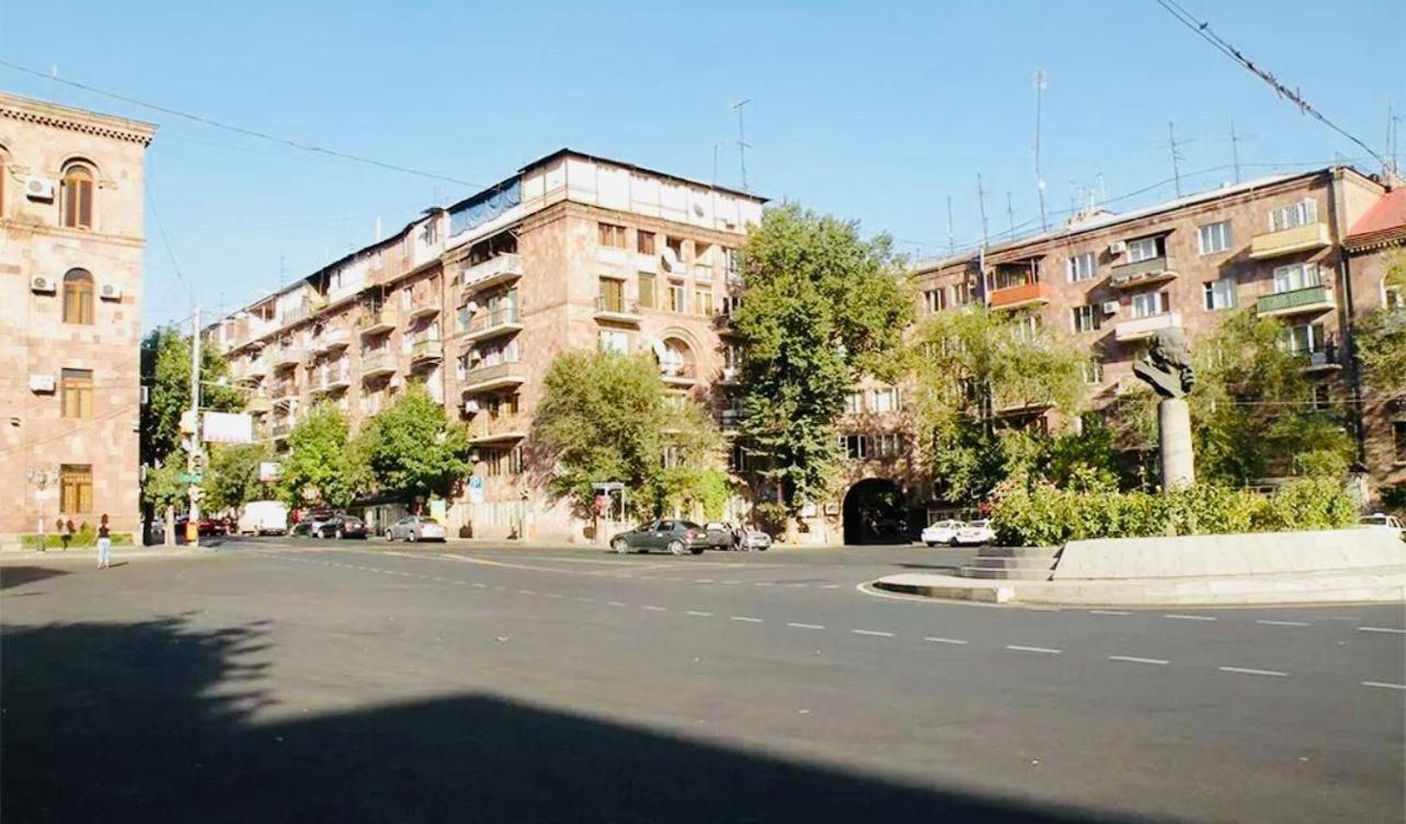 Republic Square, Charming Balcony Apartment in City Center, Best Location!