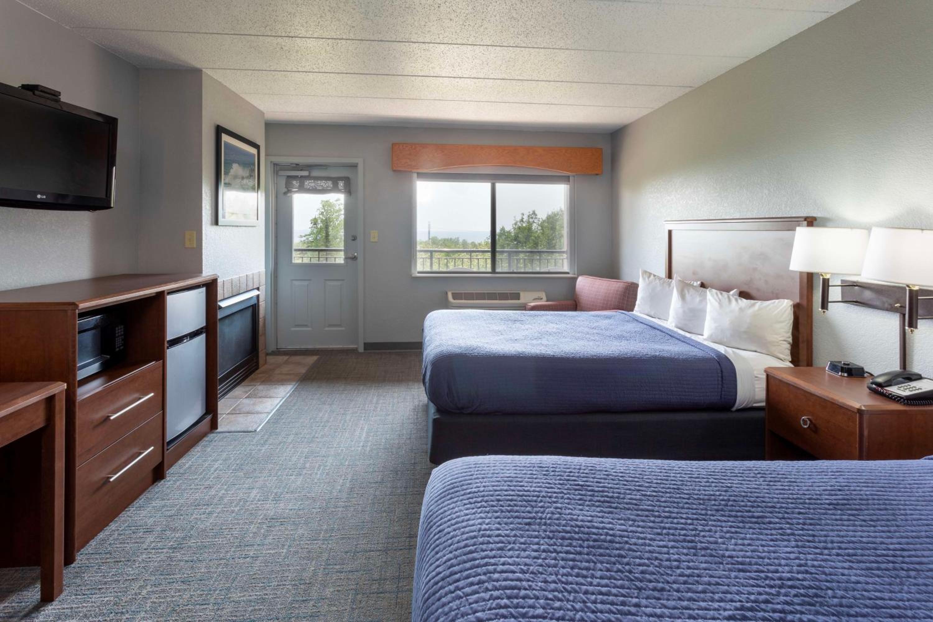 Black Beach Inn by GrandStay