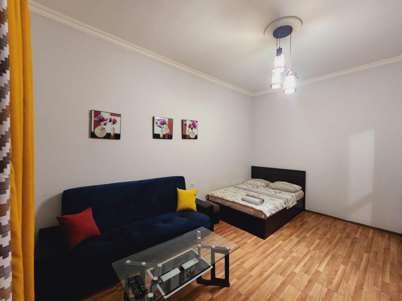 Sweet and Nice Studio by Metro, Near City Center