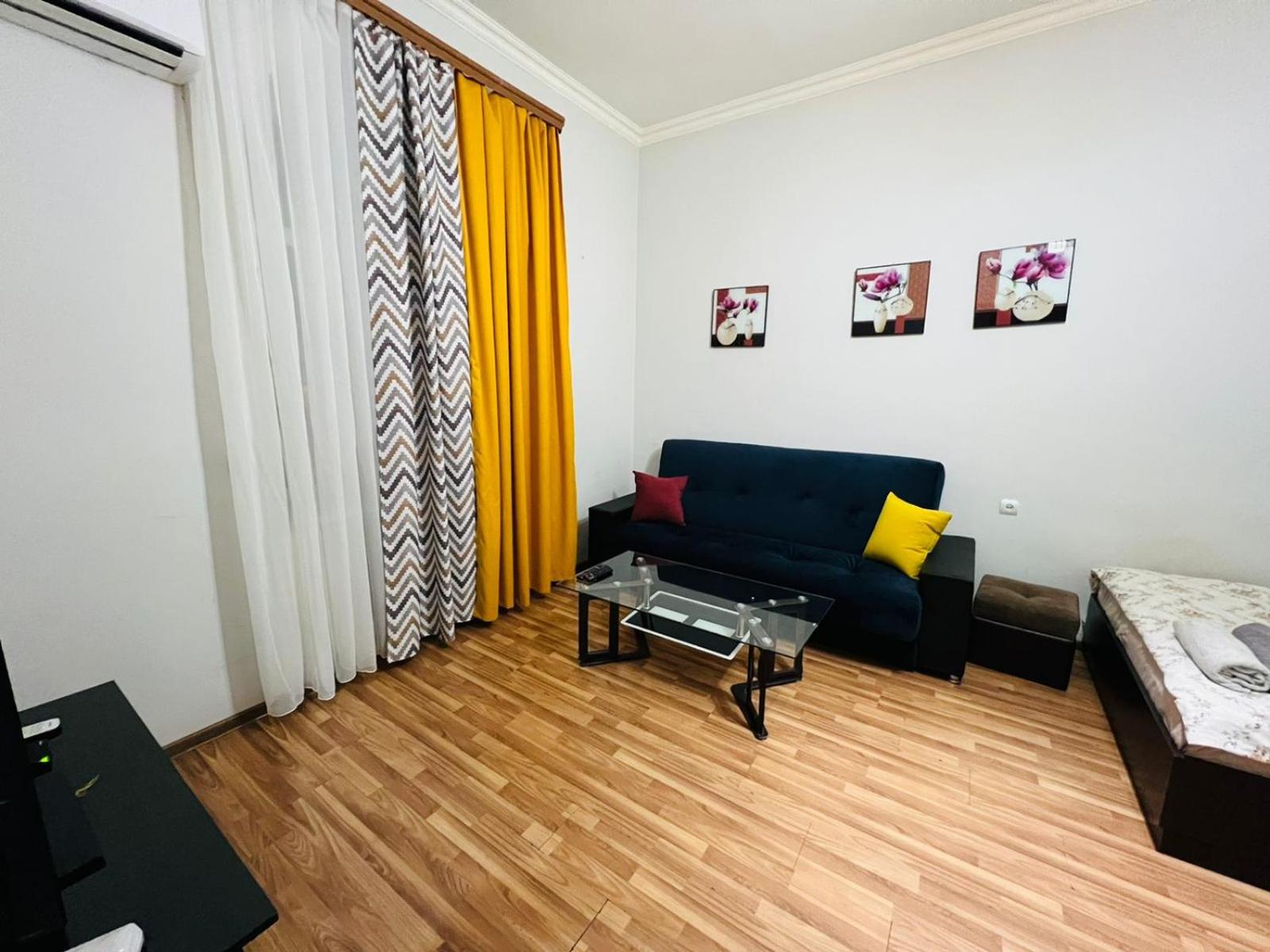 Sweet and Nice Studio by Metro, Near City Center