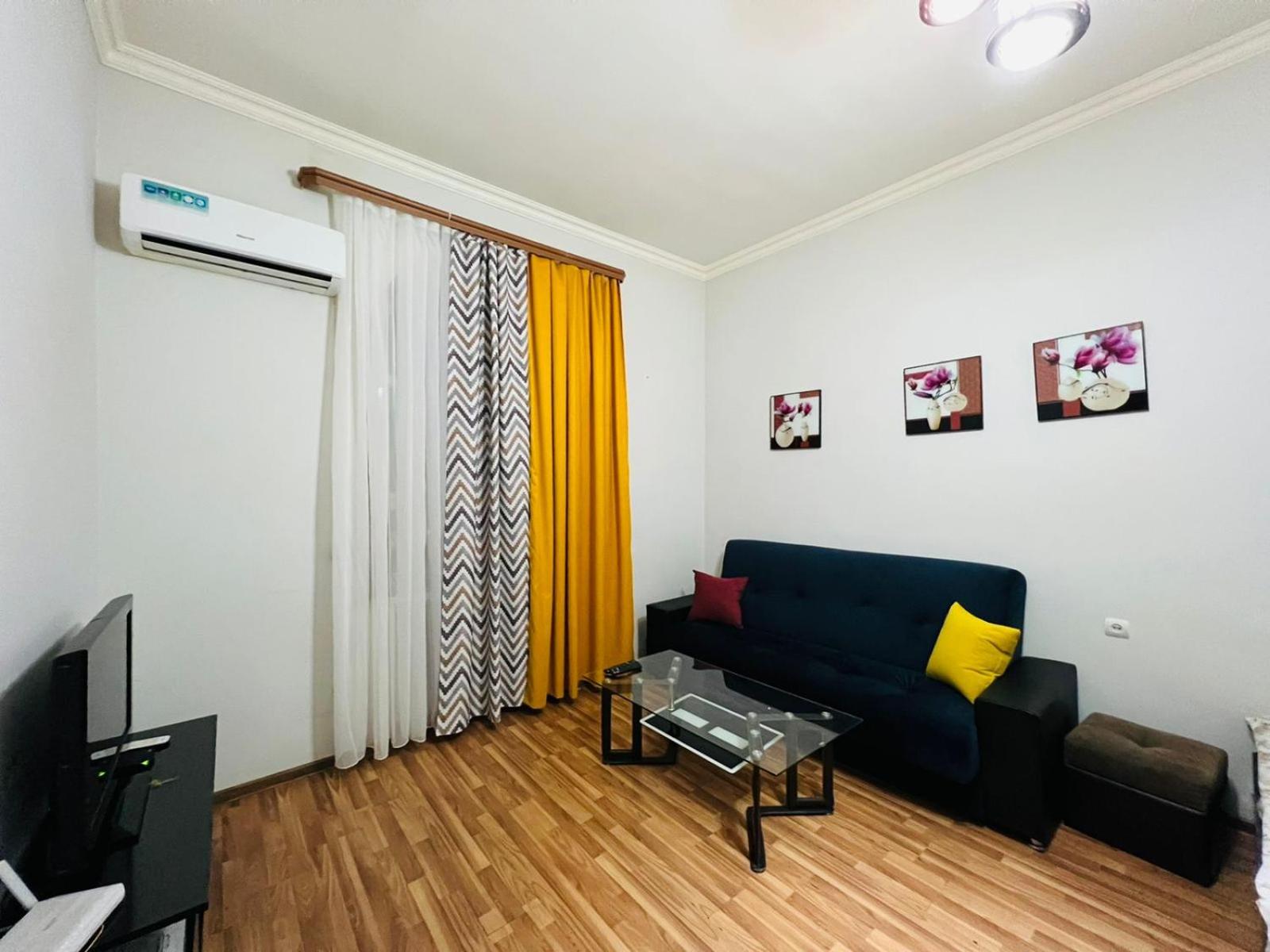 Sweet and Nice Studio by Metro, Near City Center