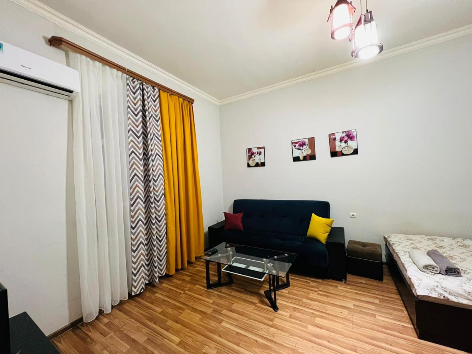 Sweet and Nice Studio by Metro, Near City Center