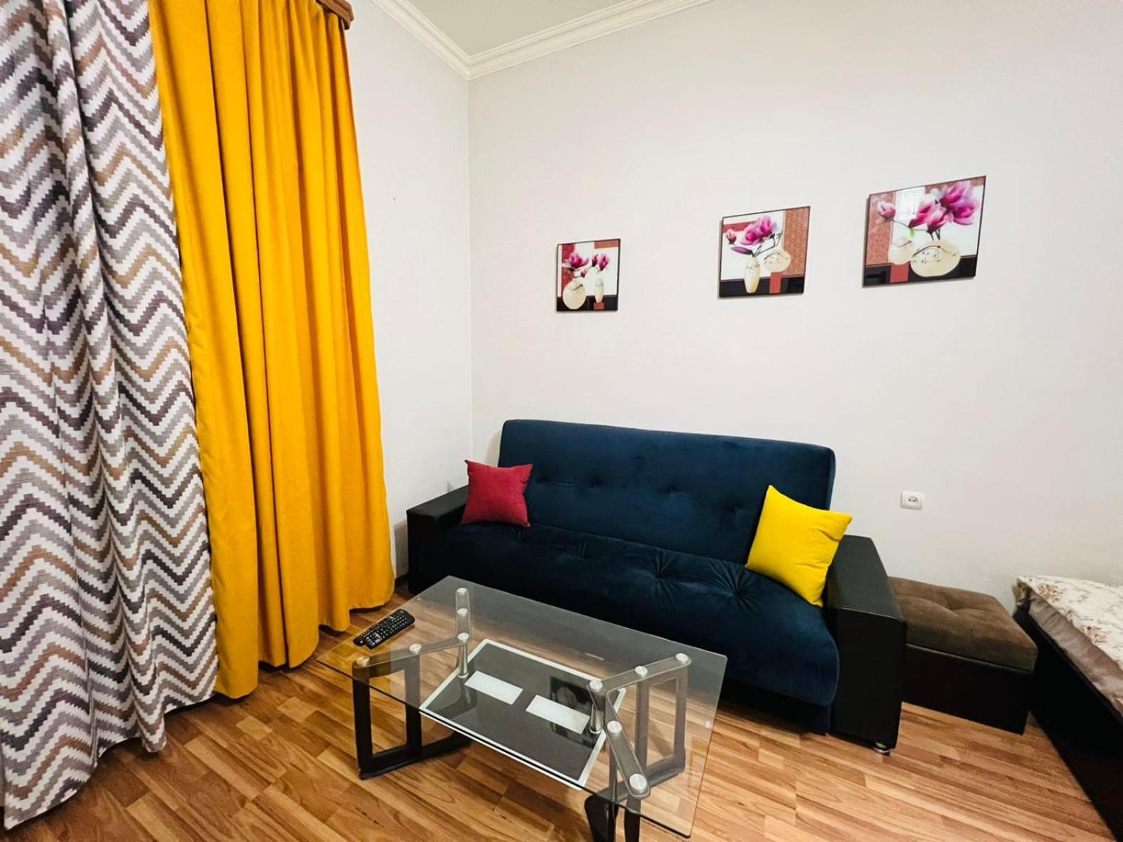 Sweet and Nice Studio by Metro, Near City Center