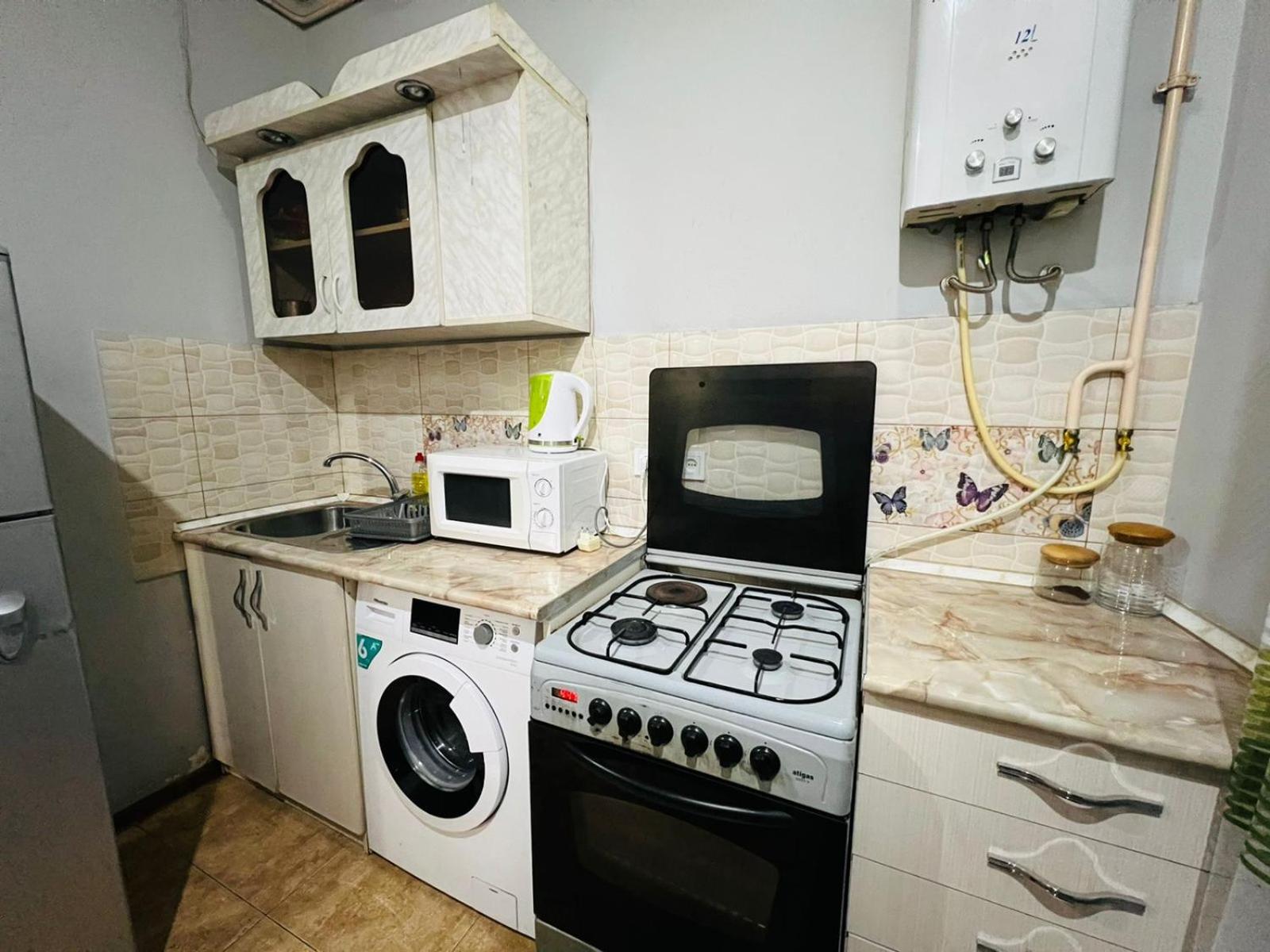 Sweet and Nice Studio by Metro, Near City Center