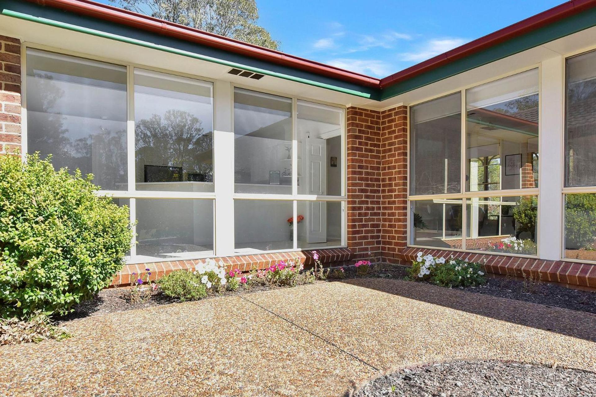 Home Among the Gum Trees - Lovedale. Central to wineries and wedding venues