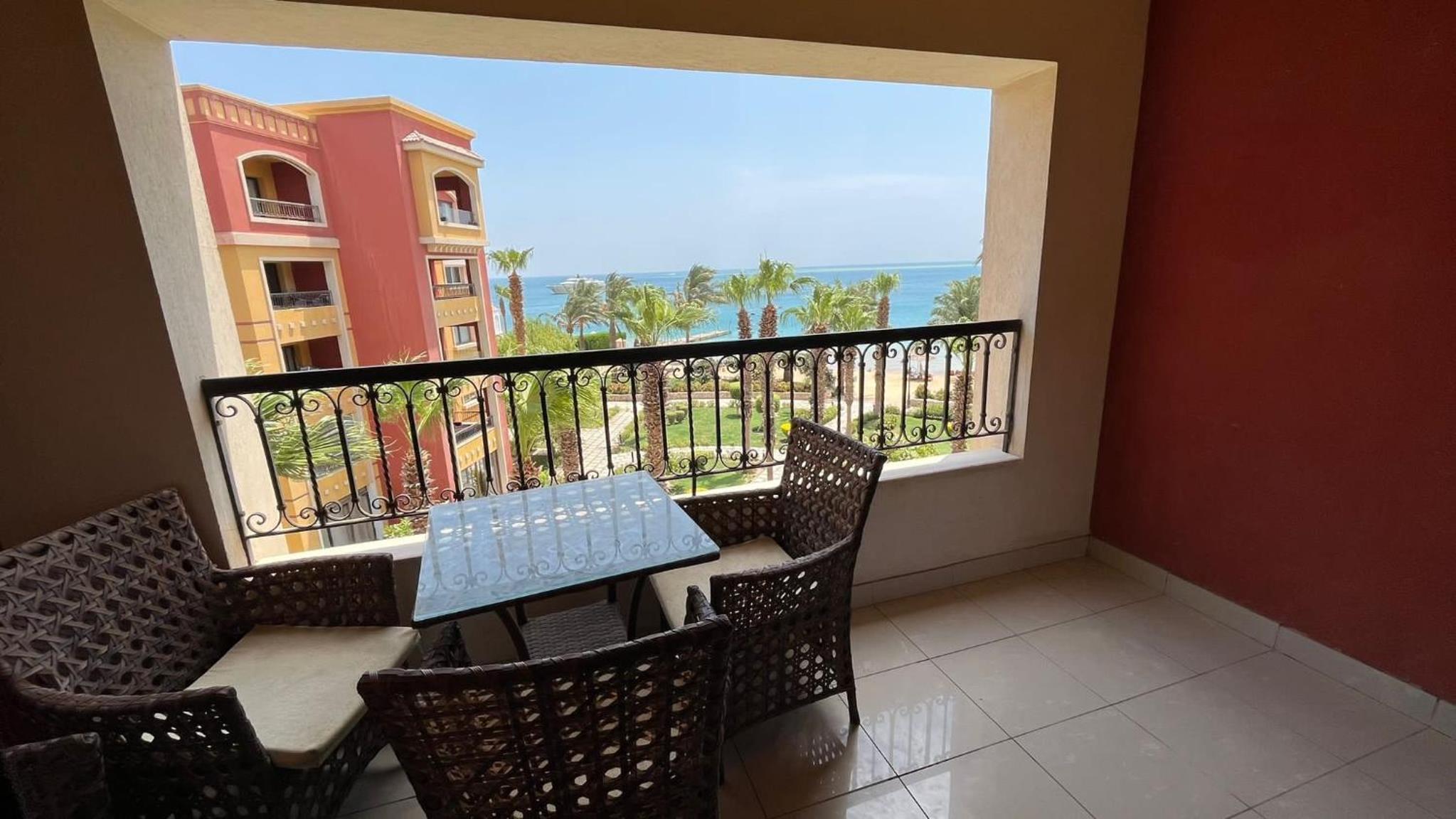 Esplanada hotel Apartments