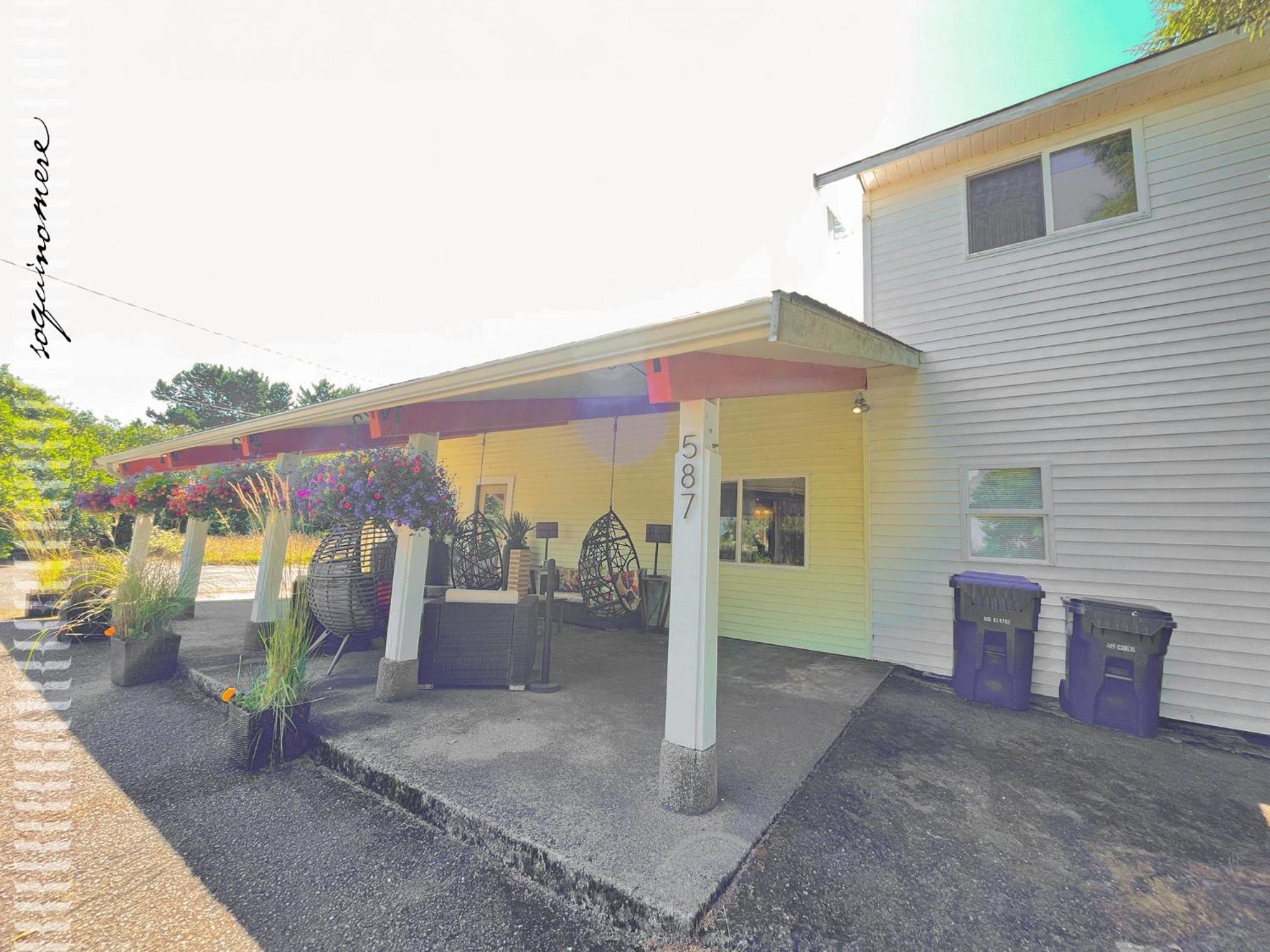 Tide Pool Cabin, a Soquinomere Private Hotel on the Dunes, Downtown Ocean Shores view 2