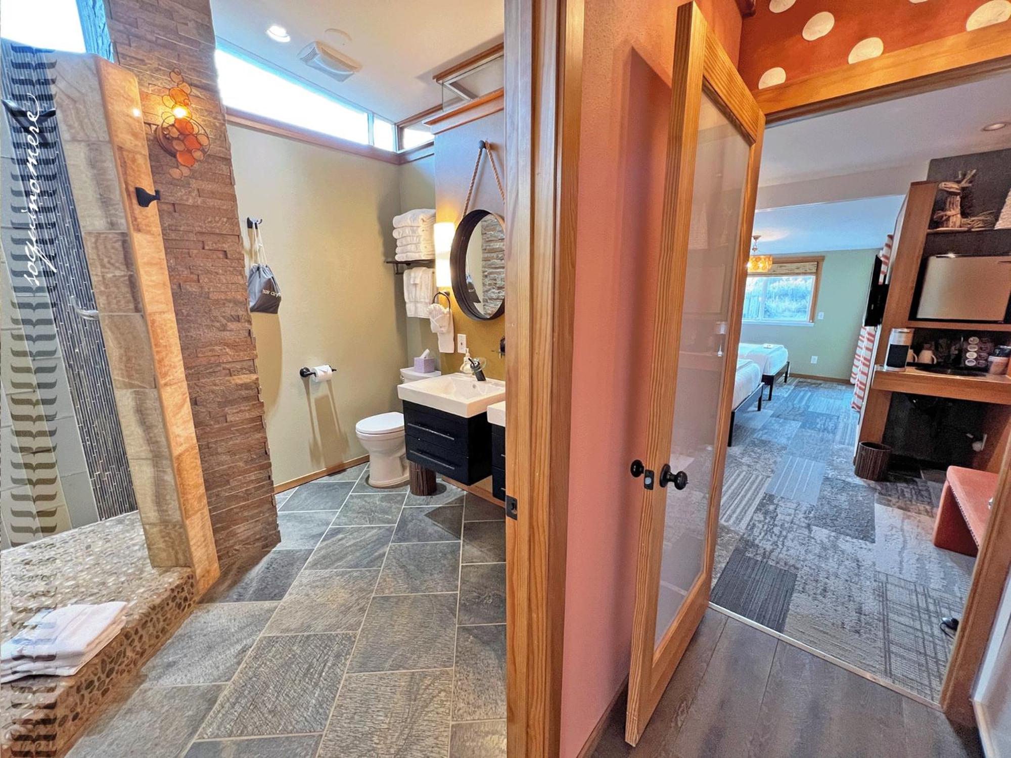 Tide Pool Cabin, a Soquinomere Private Hotel on the Dunes, Downtown Ocean Shores view 5