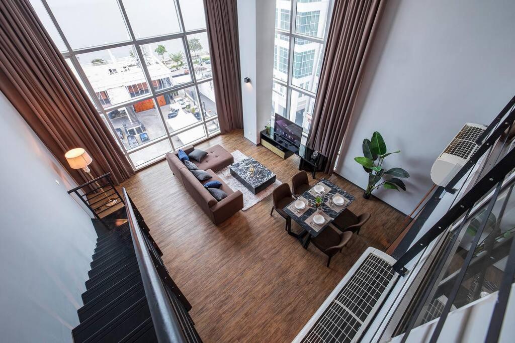Loft Deluxe Seaview Suite 2BR by The Only Bnb photo 2