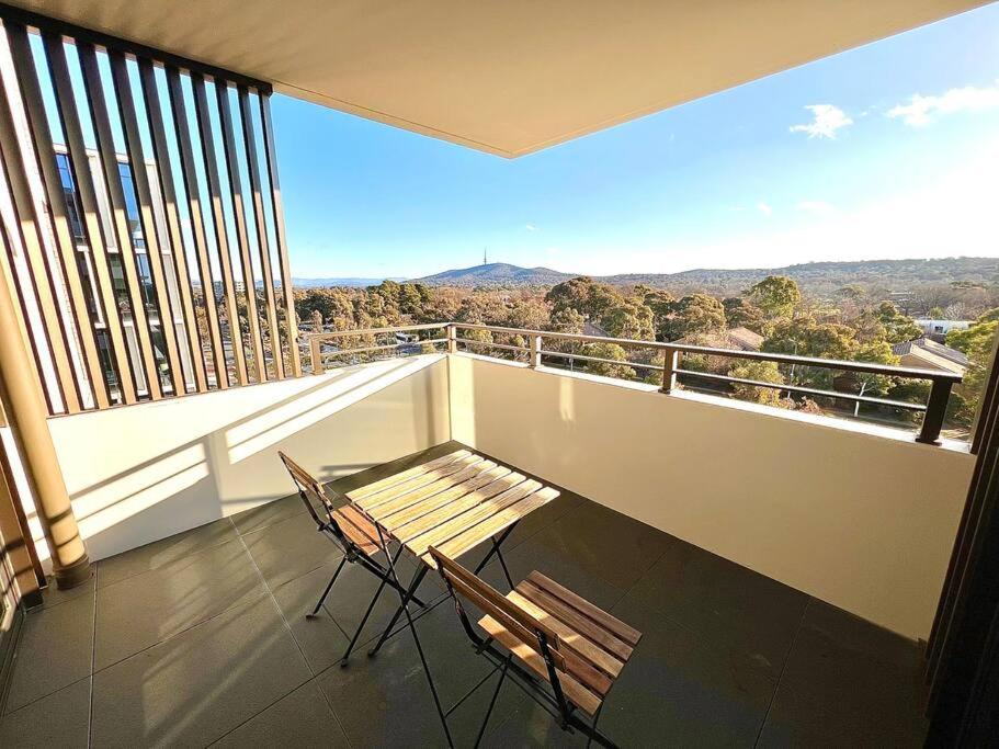 Brand New 2B2B Apt (City, Chinatown, free Parking)