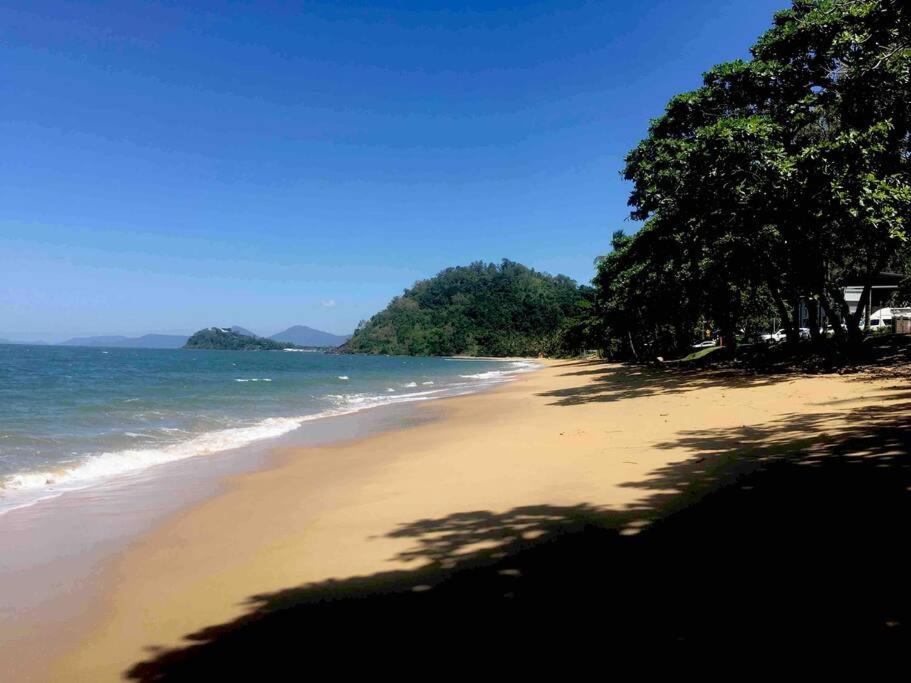 Sunbird Studio Apartment: private apartment walking distance from the beach