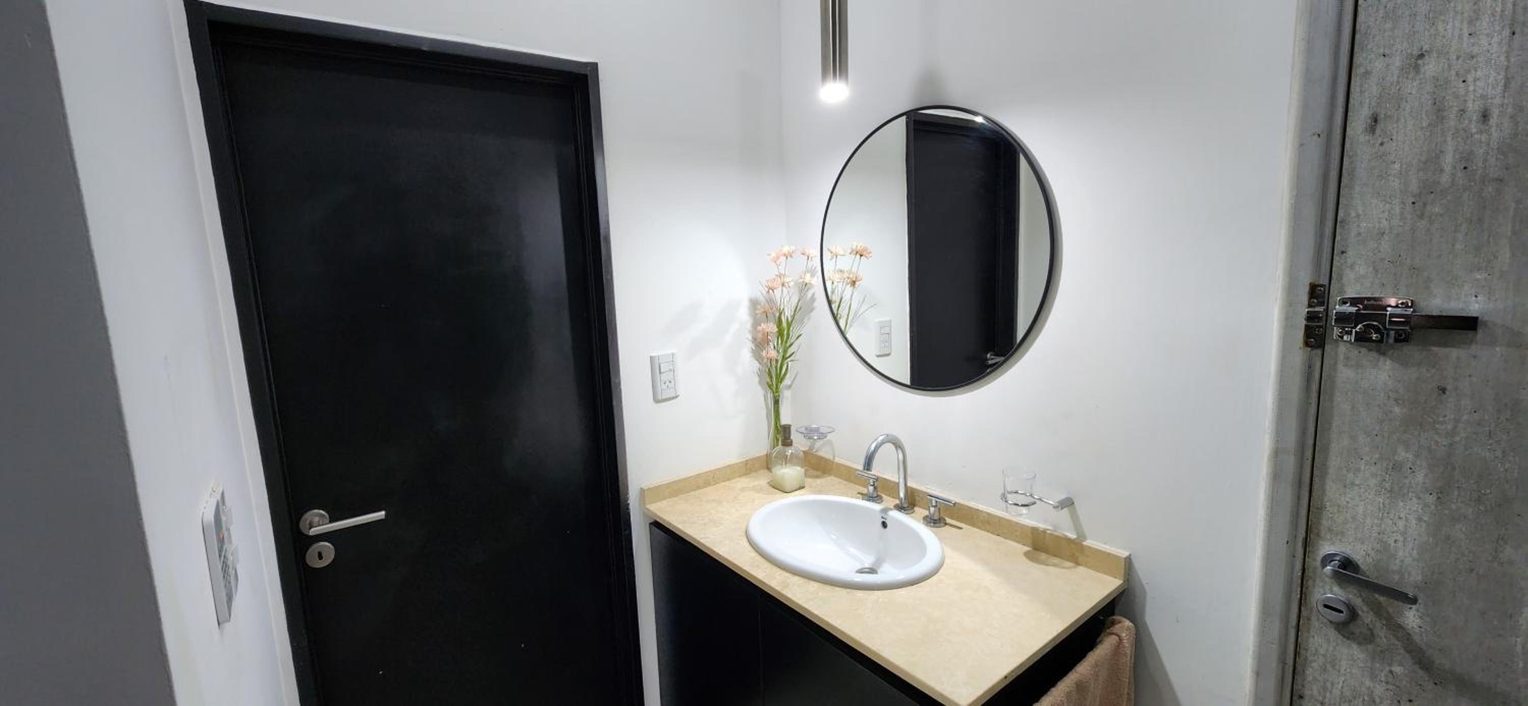 Modern Loft with Parking across from Palmares