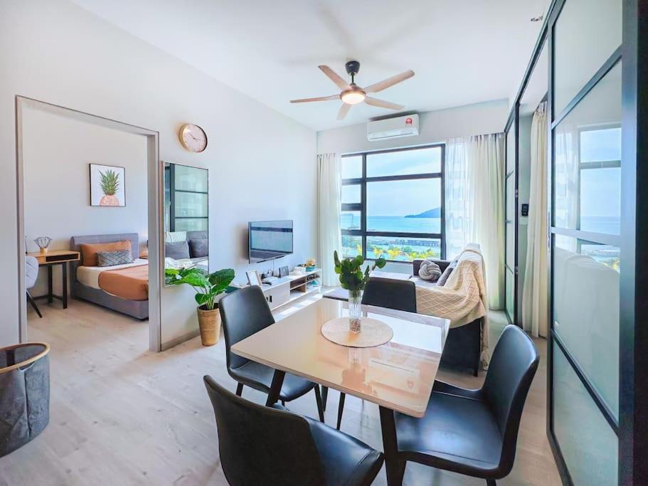 #4 Jesselton Quay City Pads Seaview by Zeluxo photo 3
