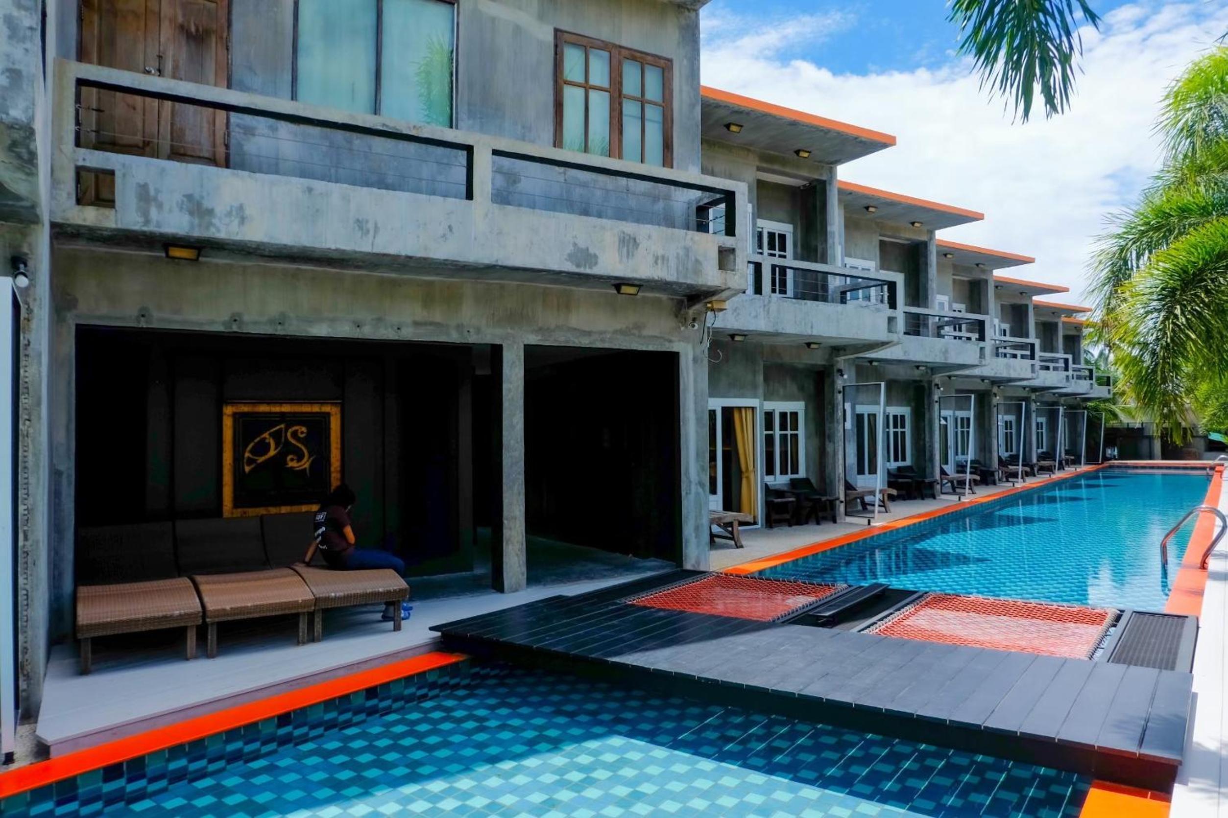 See Through Resort Haad Yao