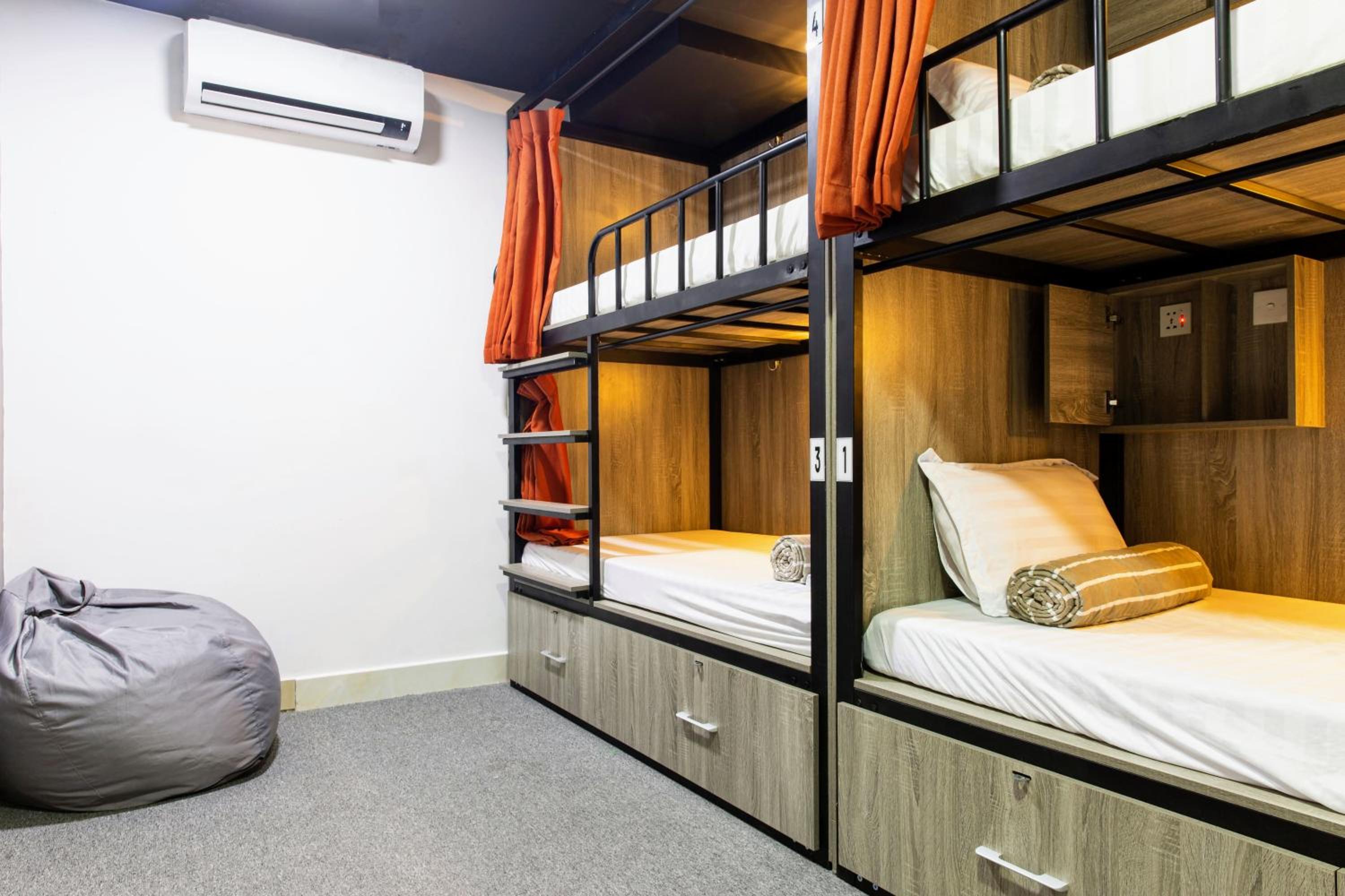 Base Backpackers
