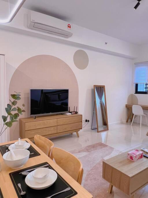 Cozy & Homely Chambers KL@3 Mins Walking Distance to LRT & Monorail
