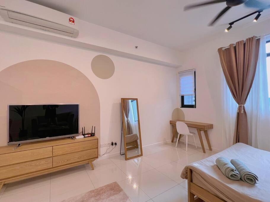 Cozy & Homely Chambers KL@3 Mins Walking Distance to LRT & Monorail