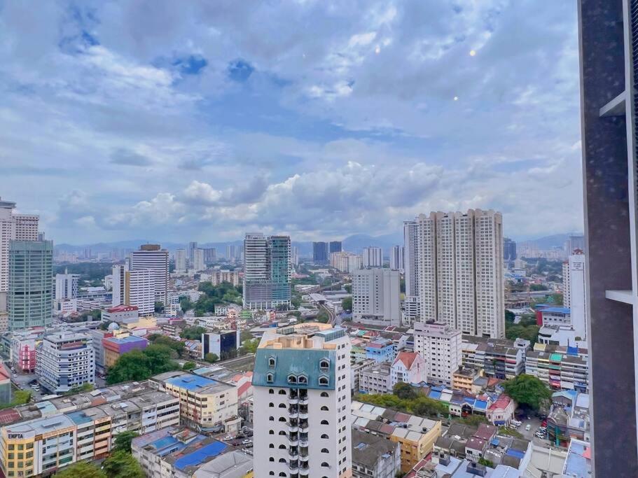 Cozy & Homely Chambers KL@3 Mins Walking Distance to LRT & Monorail