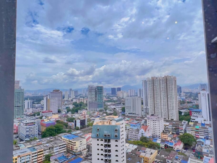 Cozy & Homely Chambers KL@3 Mins Walking Distance to LRT & Monorail