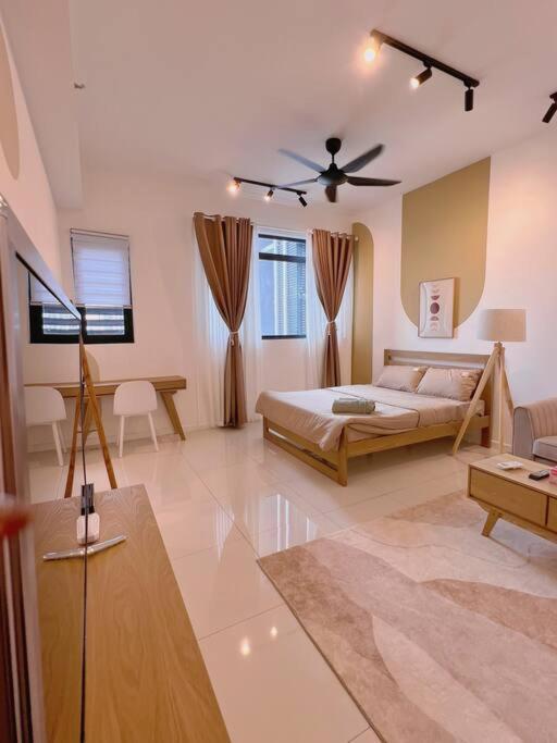 Cozy & Homely Chambers KL@3 Mins Walking Distance to LRT & Monorail