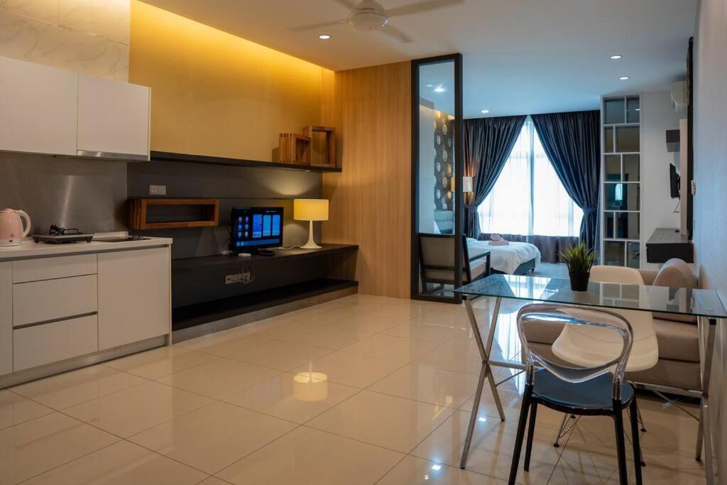 Johor Bahru #Twin Galaxy Studio1-2 Pax Near Ksl City Mall #MSPro