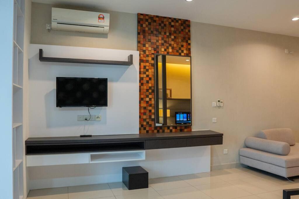 Johor Bahru #Twin Galaxy Studio1-2 Pax Near Ksl City Mall #MSPro
