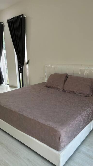 4BR Private Villa with Pool in the Heart of city view 2