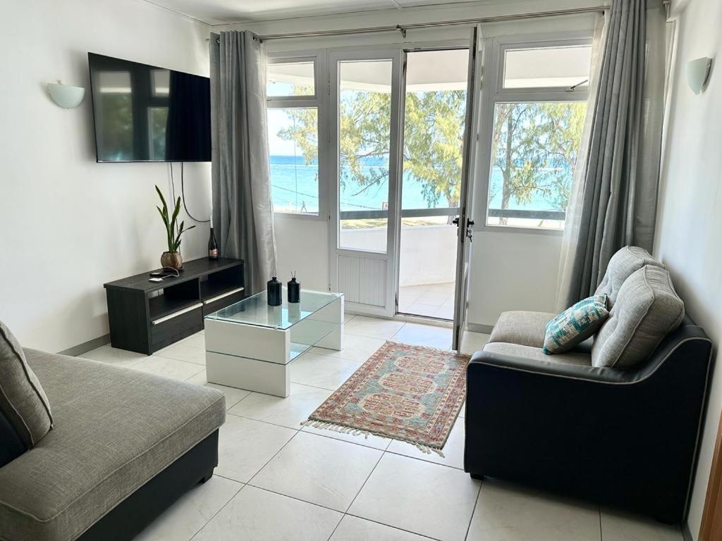 New Beachfront 2br apartment view 5