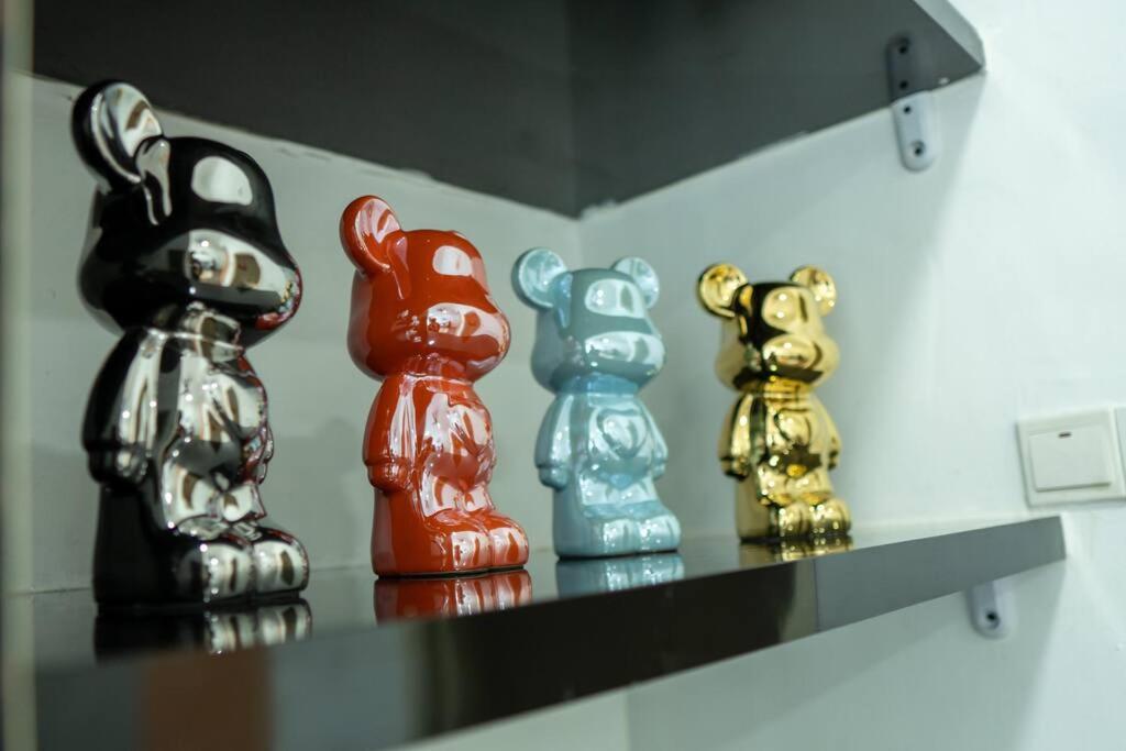 Mount Austin #Palazio A1 Studio Bearbrick 1-2Pax #MSPro