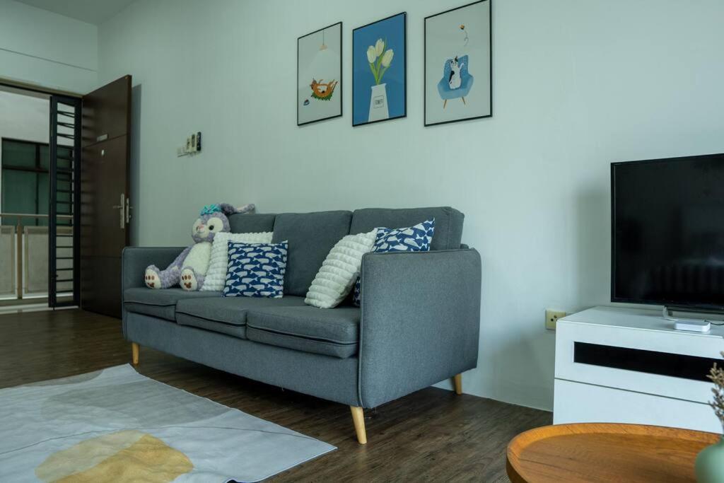 Mount Austin #Palazio A1 Studio Bearbrick 1-2Pax #MSPro