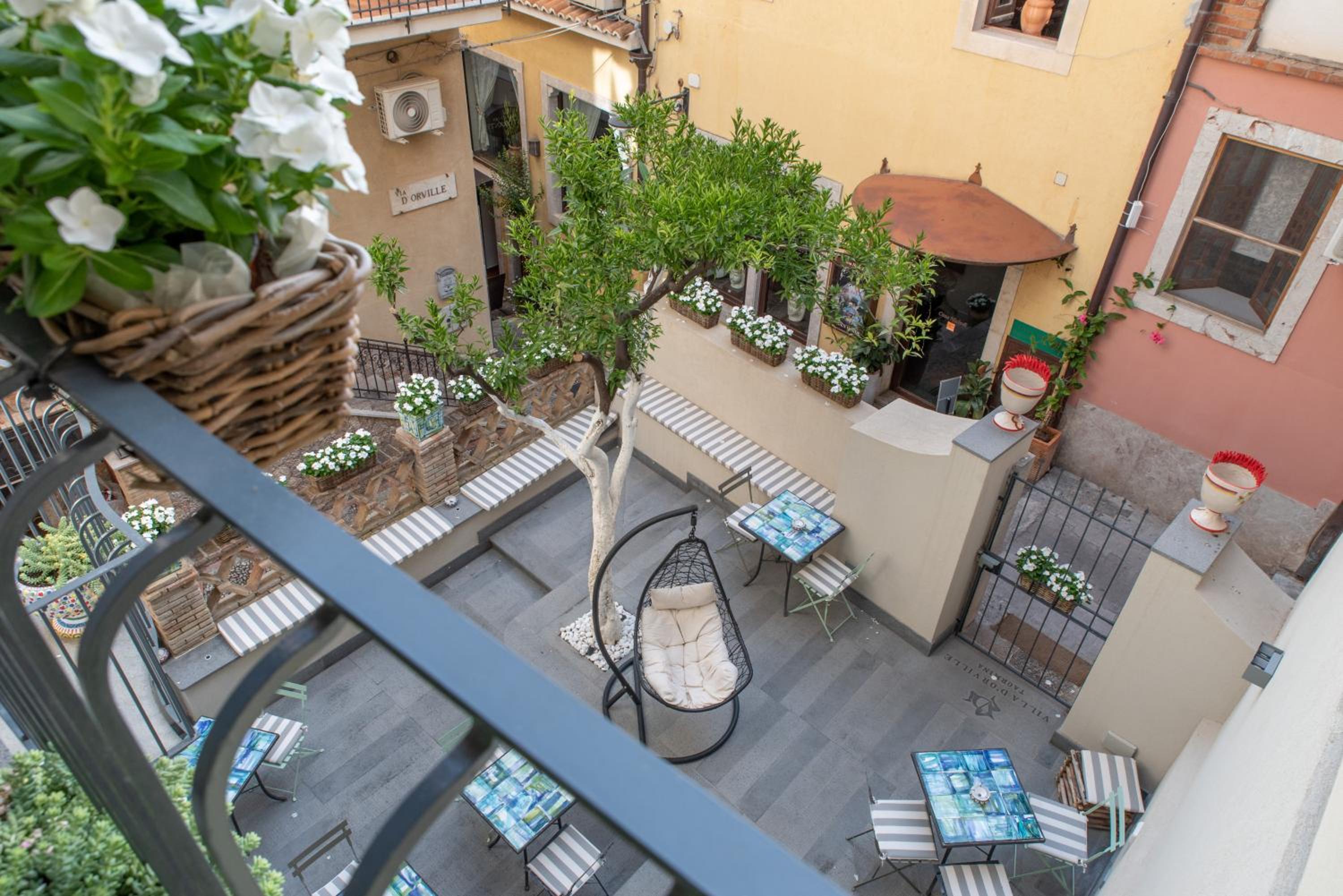 Villa D'Orville luxury suites Taormina view 2