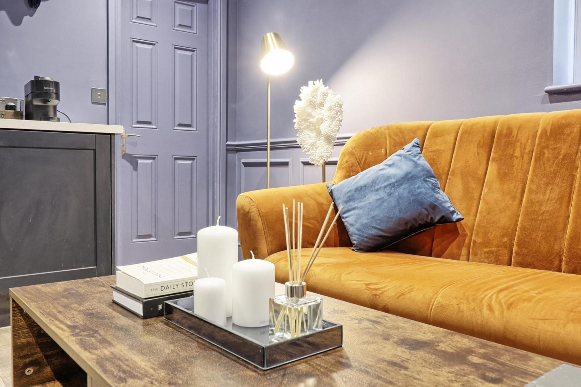 Opulent Abode - Stunning One-Bedroom Flat - Southend Stays view 3