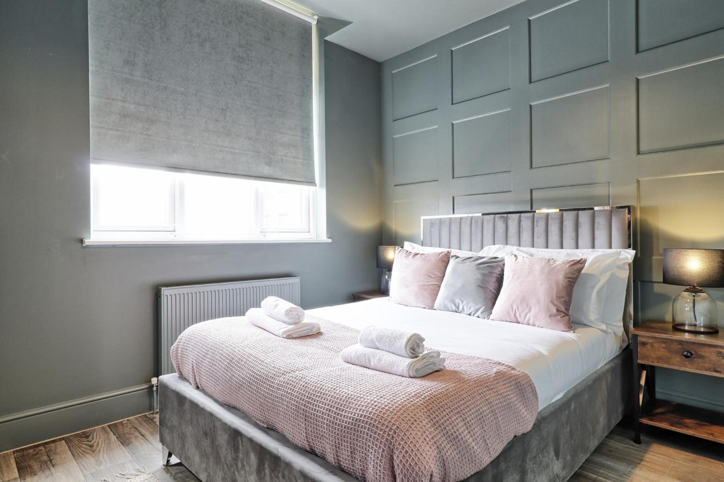 Opulent Abode - Stunning One-Bedroom Flat - Southend Stays view 4