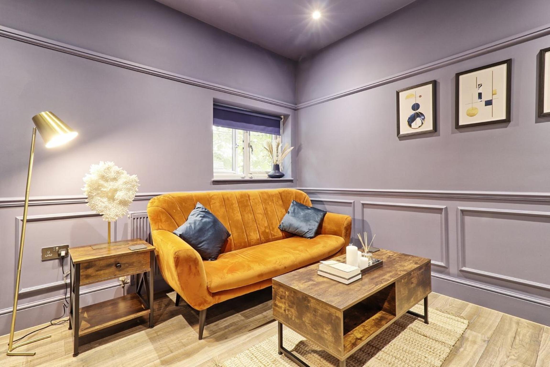 Opulent Abode - Stunning One-Bedroom Flat - Southend Stays view 5