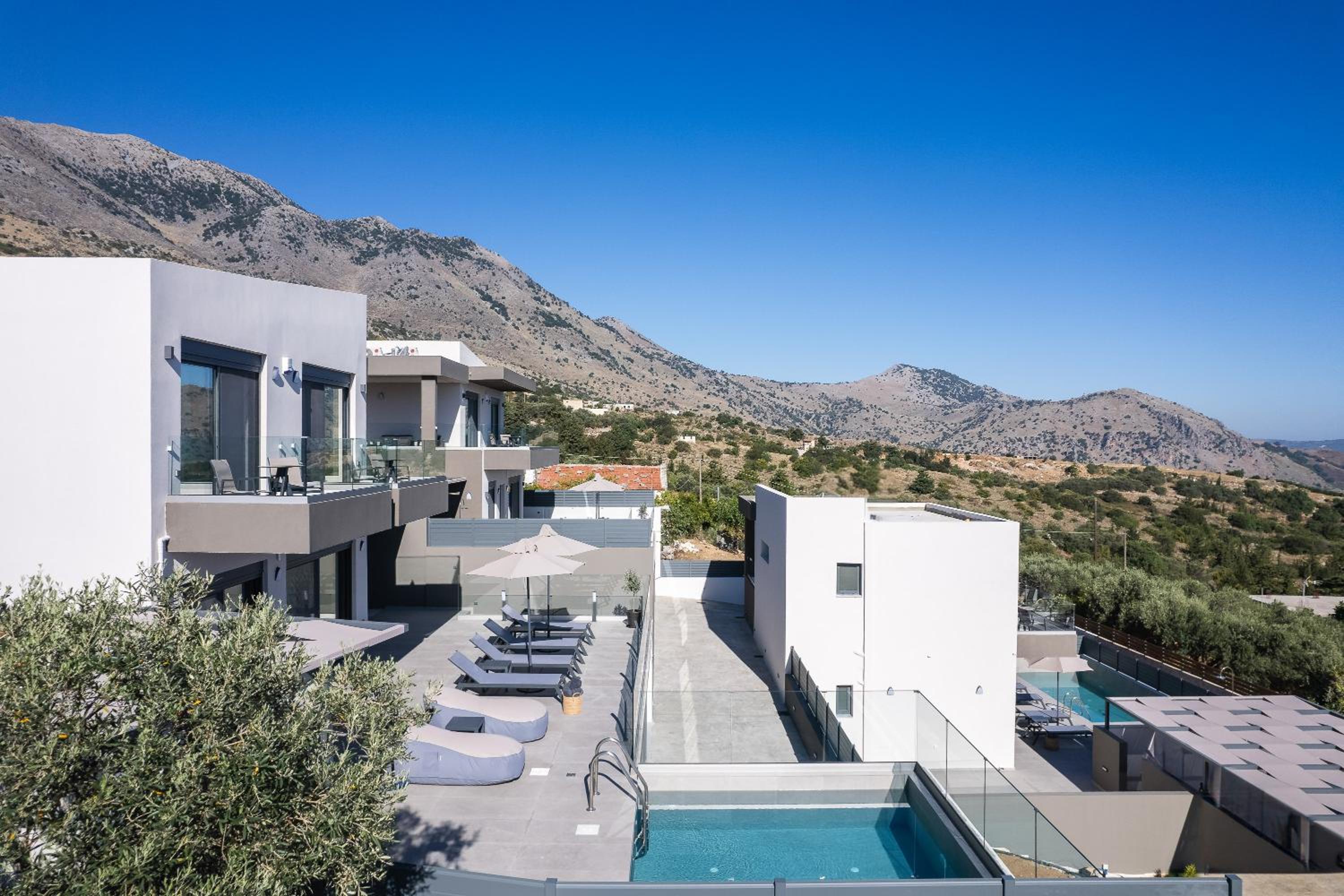 Four Horizons Luxury Villas view 4