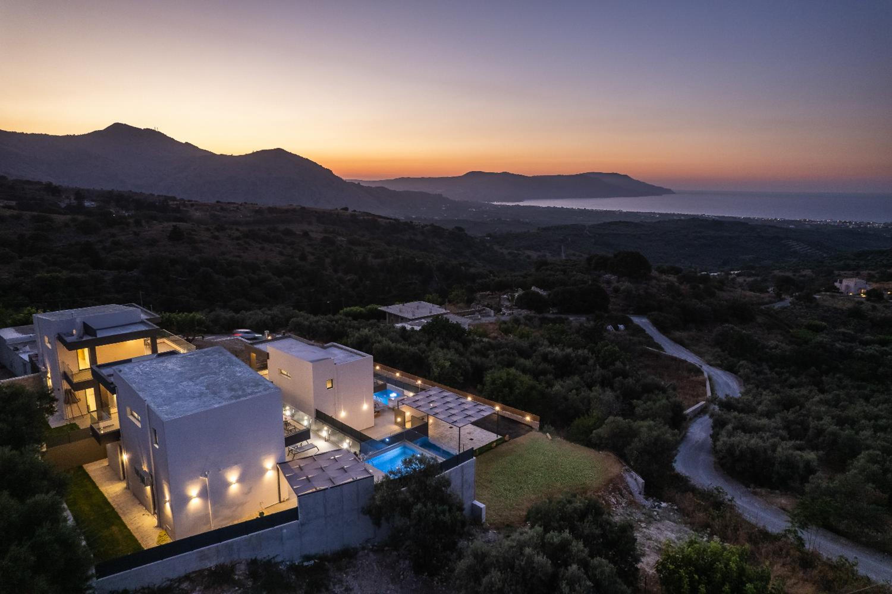 Four Horizons Luxury Villas view 3
