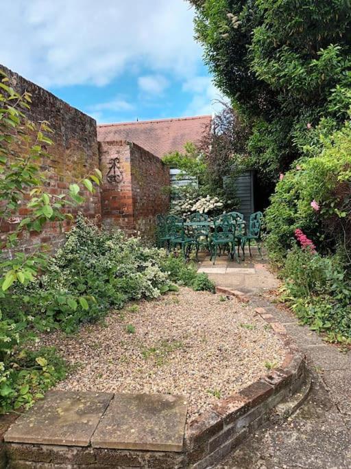 Kingfisher Cottage - Woodbridge view 3