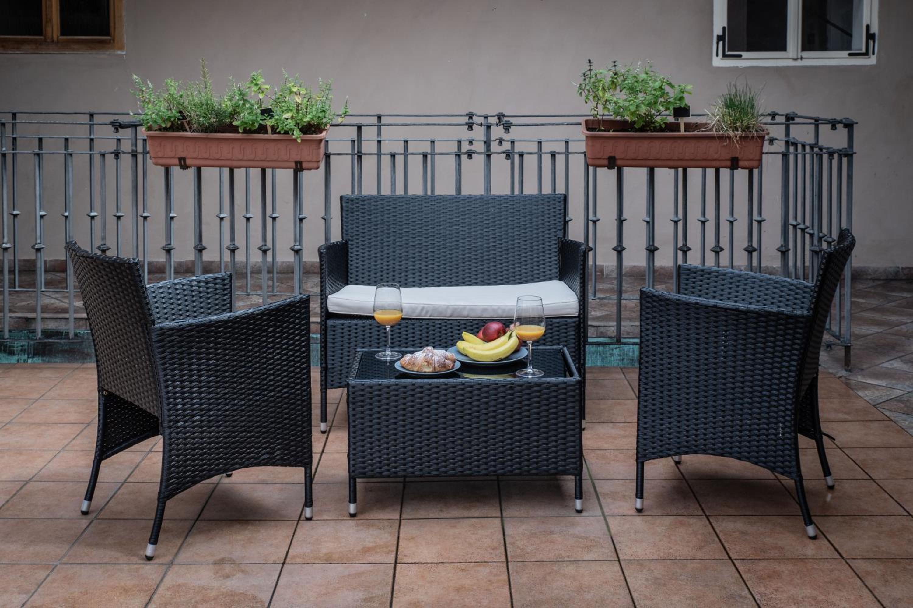 White Swan Boutique Apartments