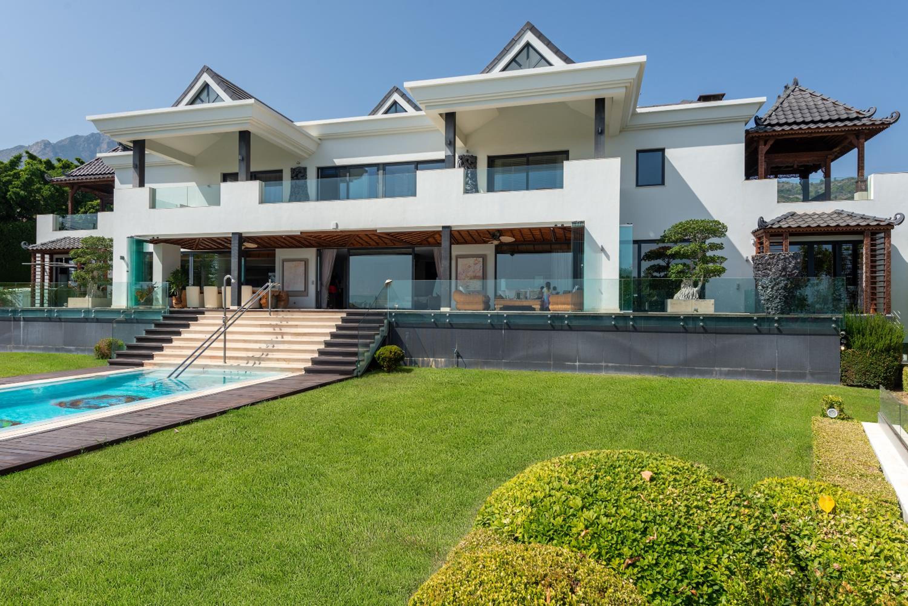 Luxury Villa, Cascada De Camojan