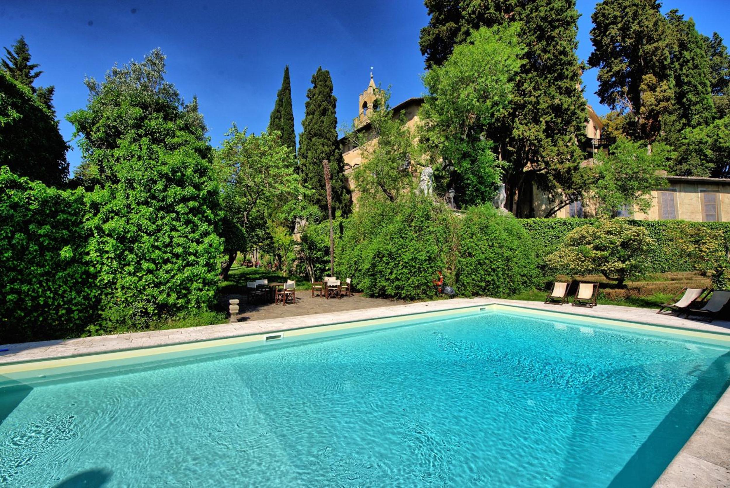Castello di Montegufoni by PosarelliVillas