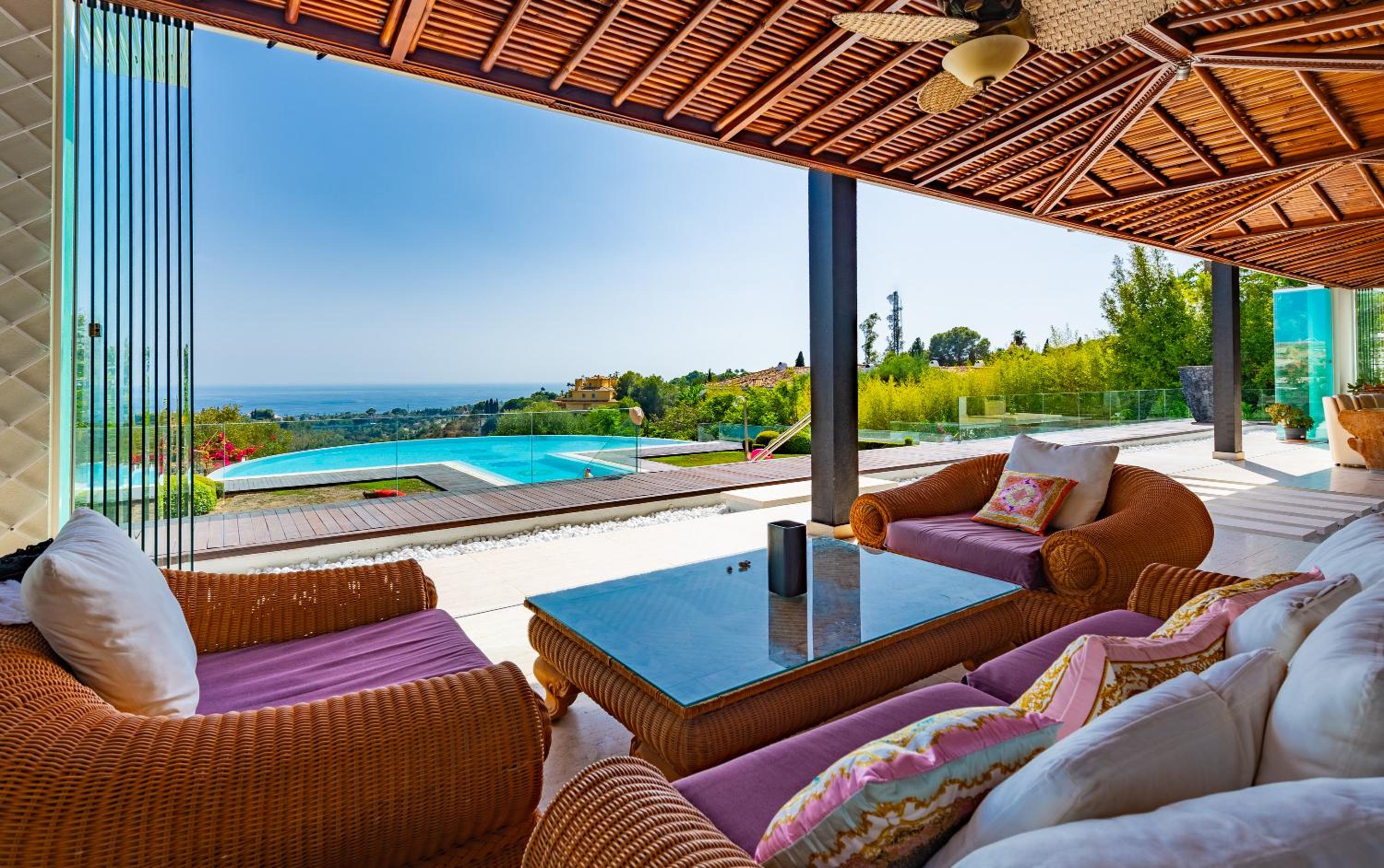 Luxury Villa, Cascada De Camojan