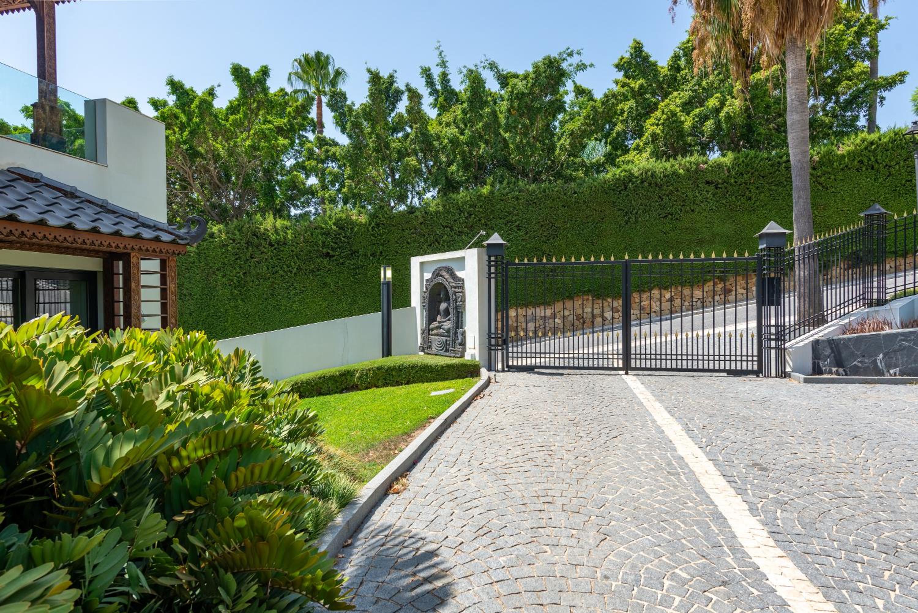 Luxury Villa, Cascada De Camojan