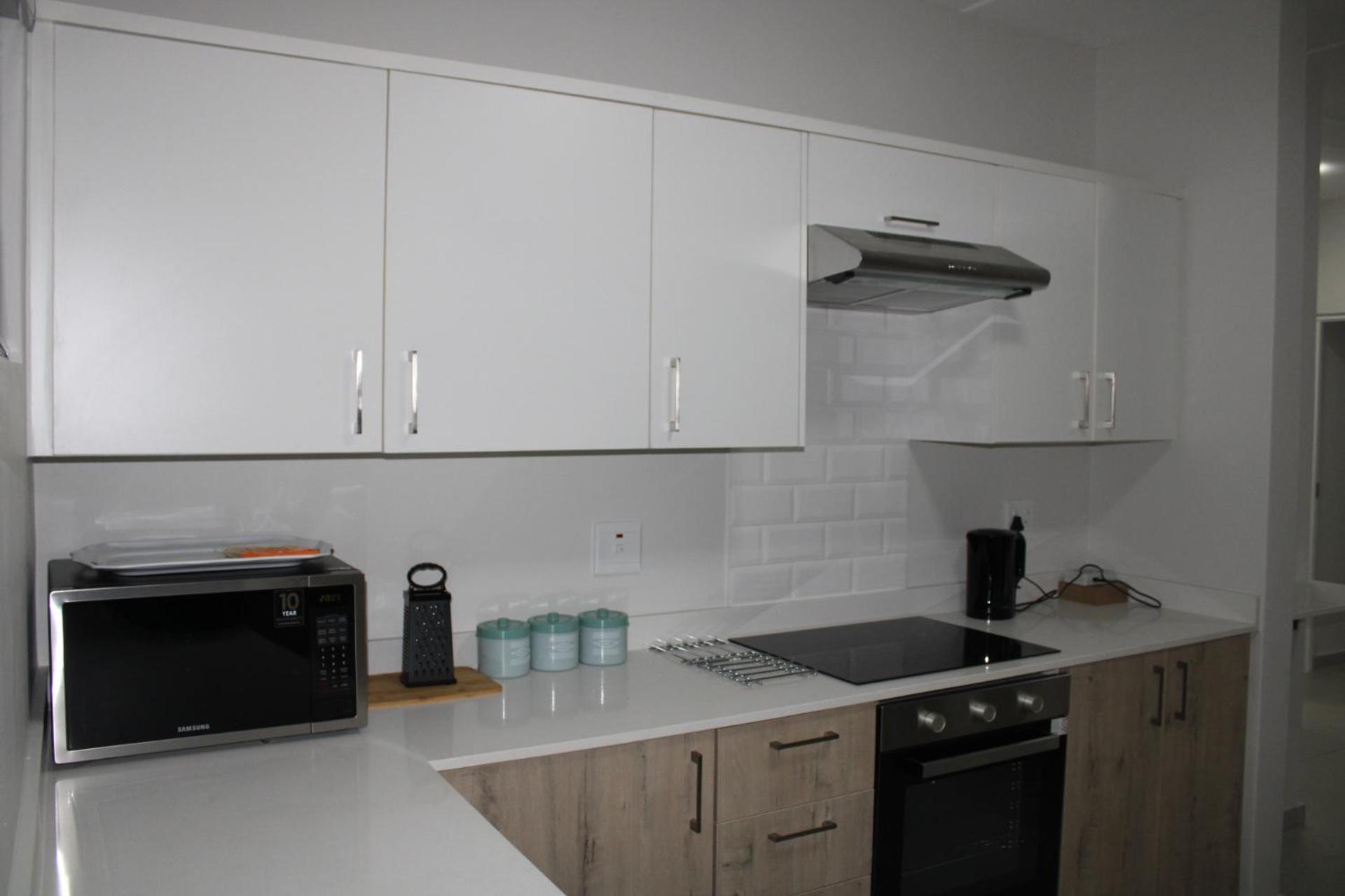 Fun modern two bed apartment in fourways view 3