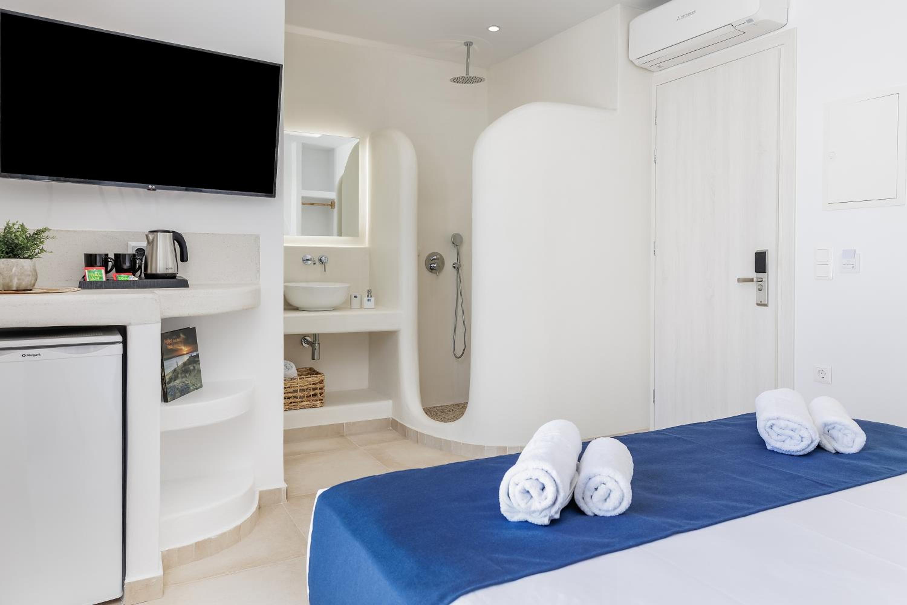 Naxos Leisure