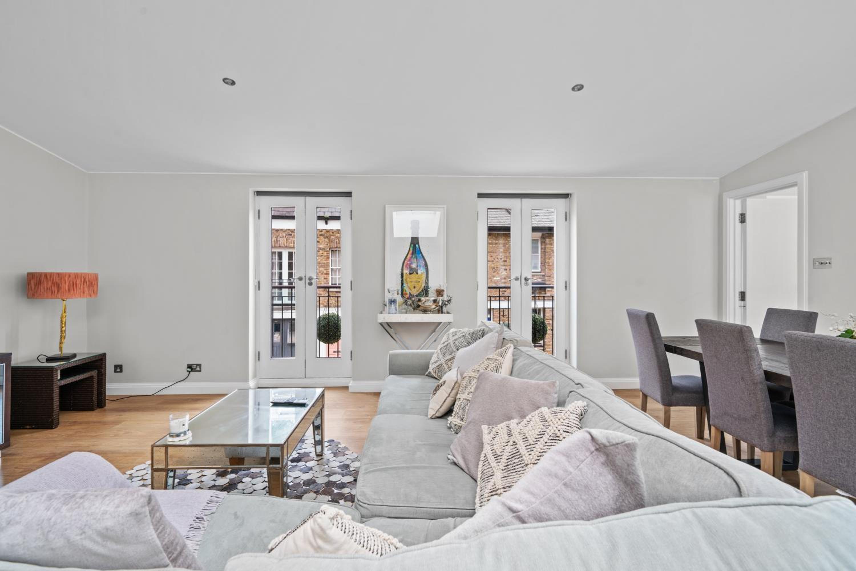 3 Bed City Centre House Sleeps 6 - Parking Wifi